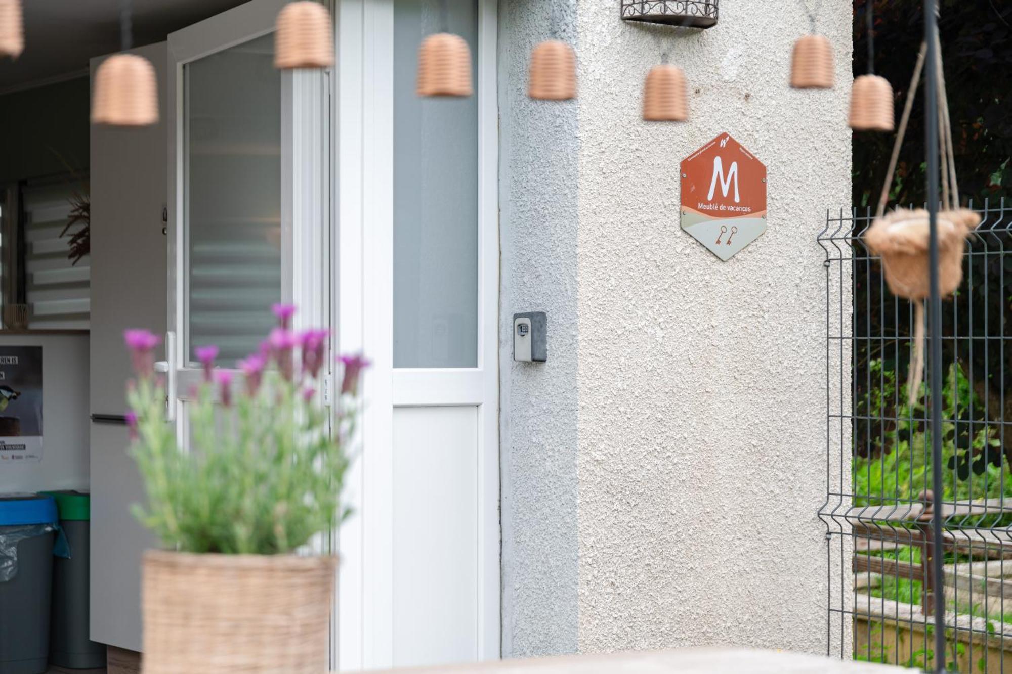 Gite Au Chant D'Eole Ebly Exteriör bild